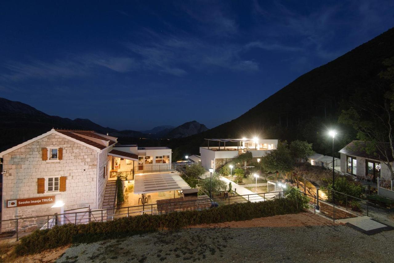 Village Property Trusa Tugare Extérieur photo