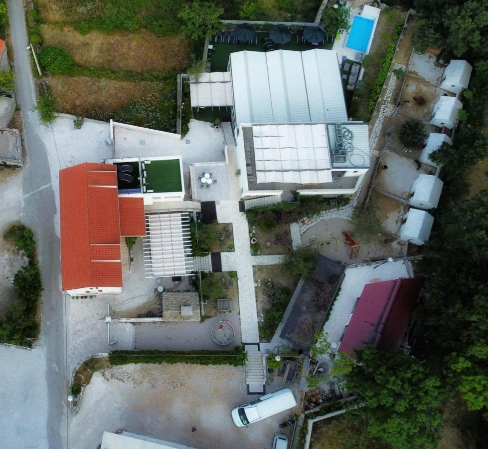 Village Property Trusa Tugare Extérieur photo